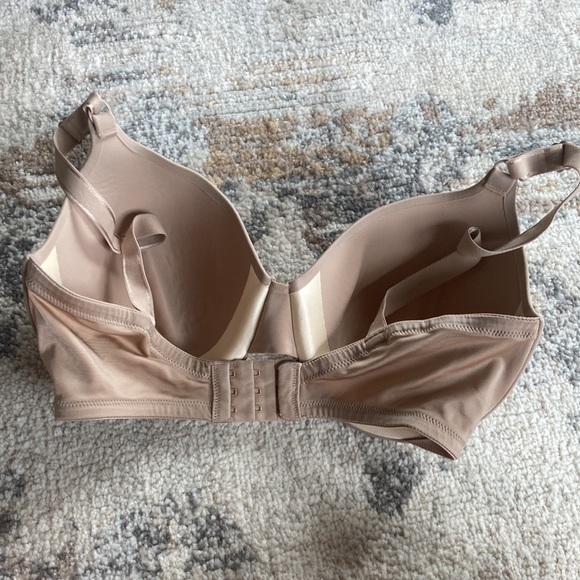 34DD Warners bra - Picture 2 of 3